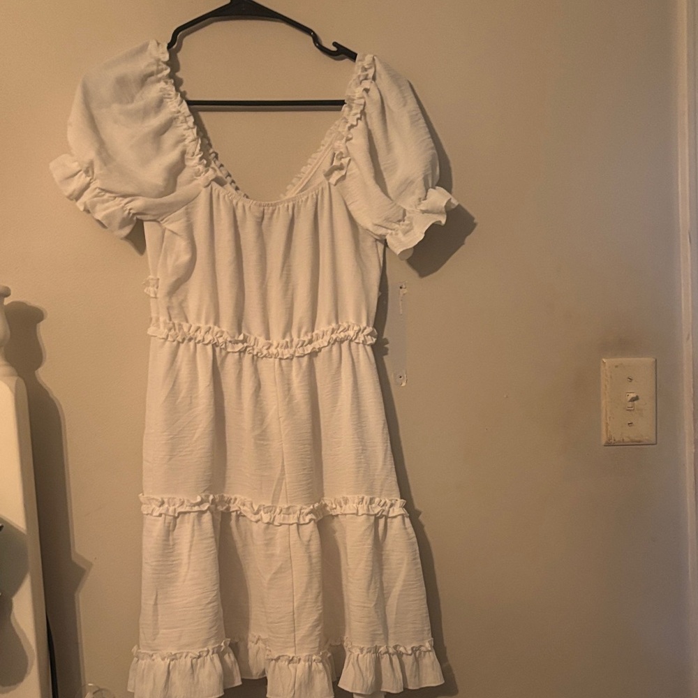 Women's White Ruffle Tiered Dress - Classic Puff Sleeve